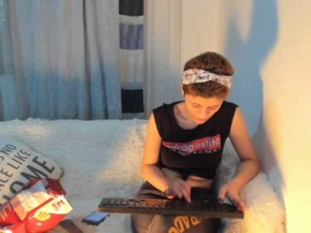 Live sex webcam photo for EllaRose29 #241073557