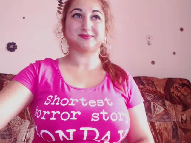 Live sex webcam photo for KinkyMyax #255266596