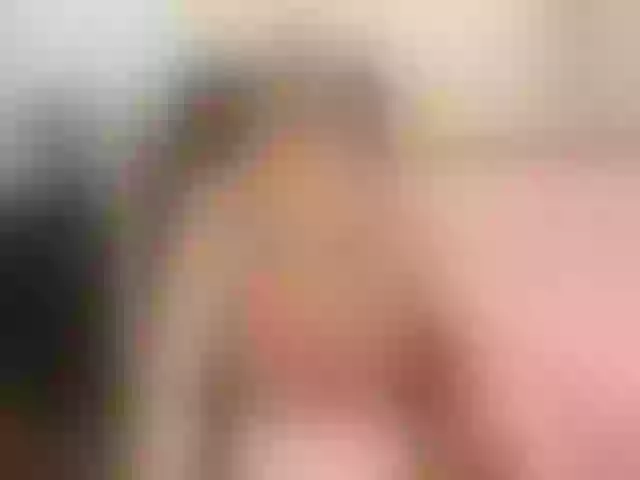 Live sex webcam photo for LoreenThornon #252383060
