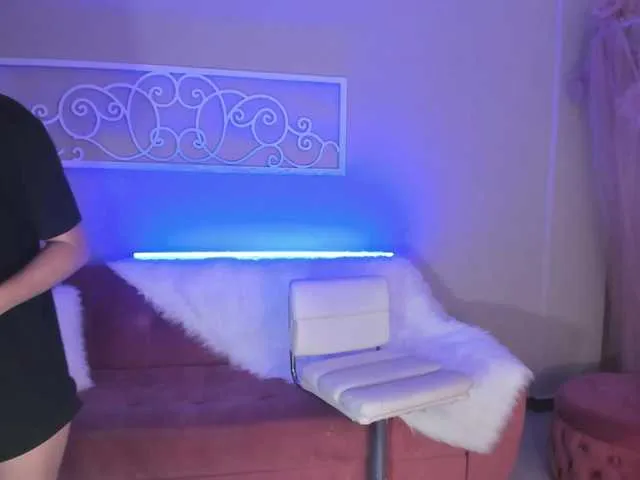 Live sex webcam photo for NickyWayne1 #287986969