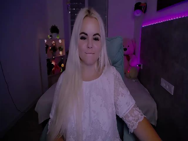 Live sex webcam photo for Jenni__fer #263918724