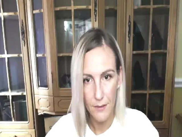 Live sex webcam photo for MiliEsiens #261233384