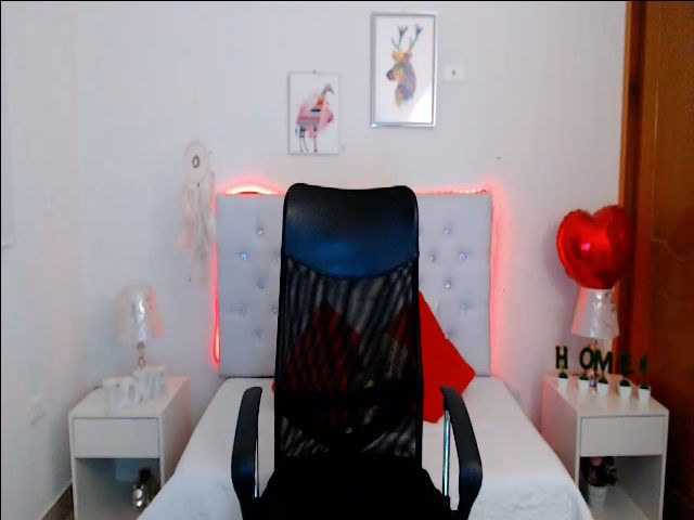 Live sex webcam photo for Antonella_lpz #252627557