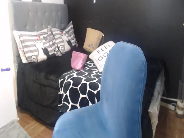 Live sex webcam photo for Kimberlybird #258399109