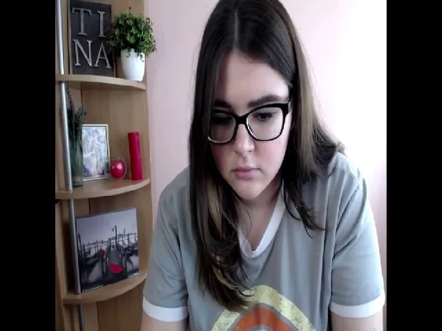 Live sex webcam photo for SweetyTinna #264818552