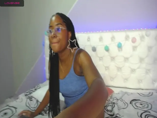 Live sex webcam photo for NoemiDavis #254205273