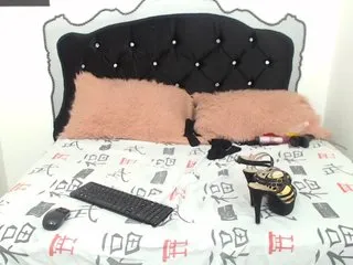 Live sex webcam photo for LeaQueen #240753266