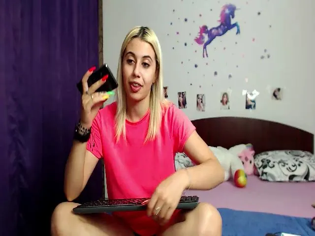 Live sex webcam photo for Diamond06 #258316190
