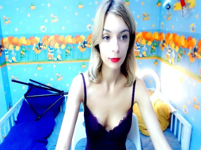 Live sex webcam photo for ELLIEFLOYD #252703940