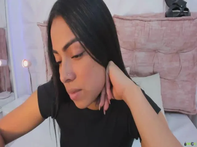 Live sex webcam photo for Kendry_ #260272870