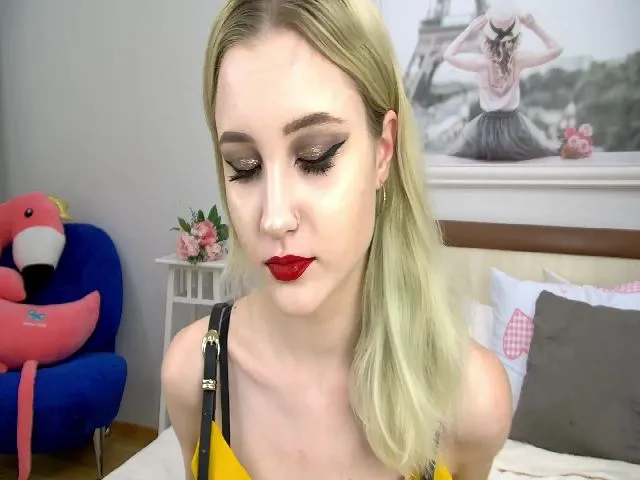 Live sex webcam photo for SusieTurner #252639557