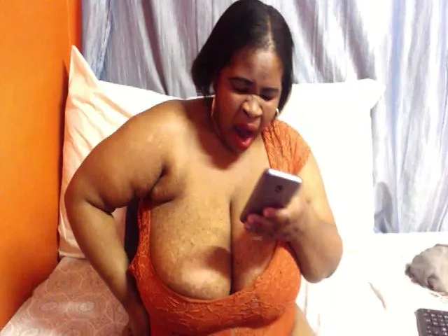 Live sex webcam photo for Sweetnozie #262235412