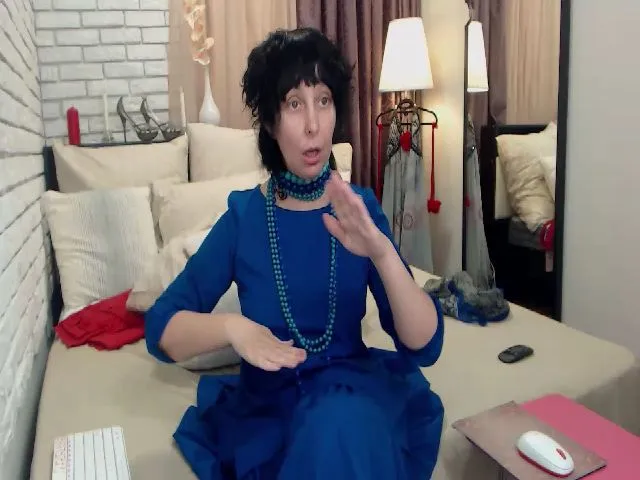 Live sex webcam photo for MonicaUDream #254385422