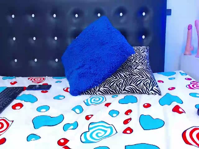 Live sex webcam photo for CandyShoww #252421194