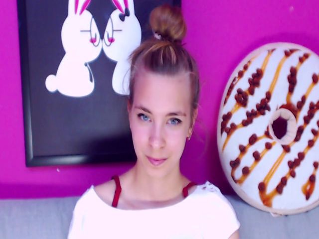 Live sex webcam photo for RossandaShy #254409917