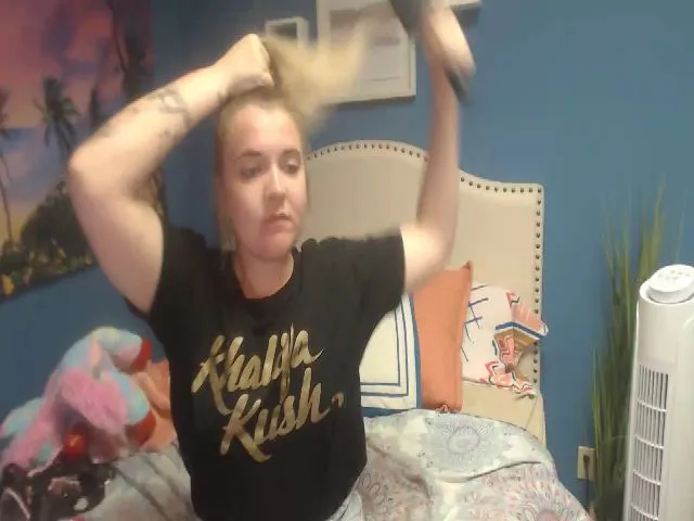 Live sex webcam photo for SnowWhiteXxxx #256591891