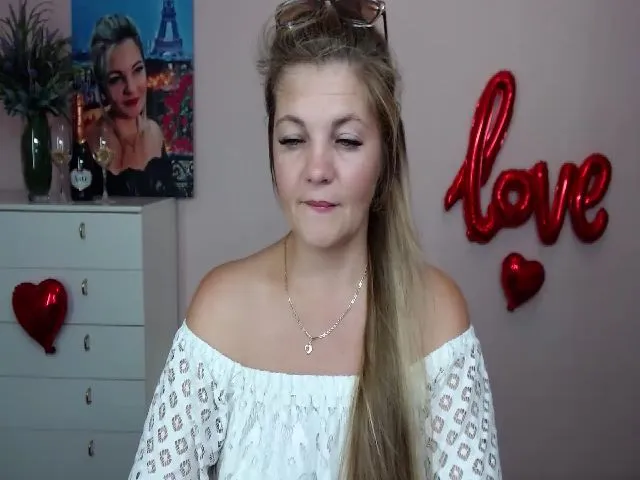 Live sex webcam photo for Next_ToMe #254945711