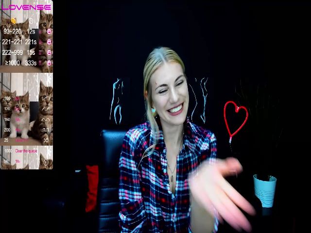 Live sex webcam photo for LiliManchest #260052011