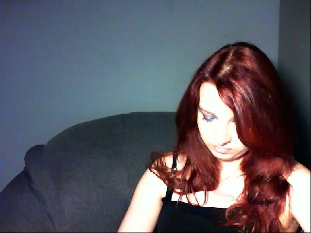 Live sex webcam photo for VirginLuna18 #254240162