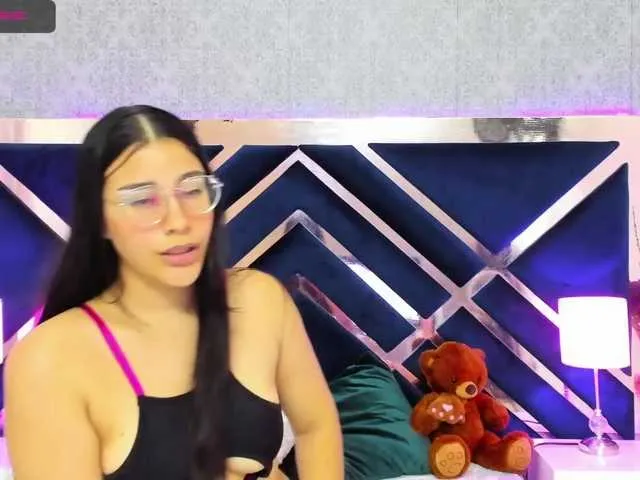 Live sex webcam photo for emilynfox #241309146