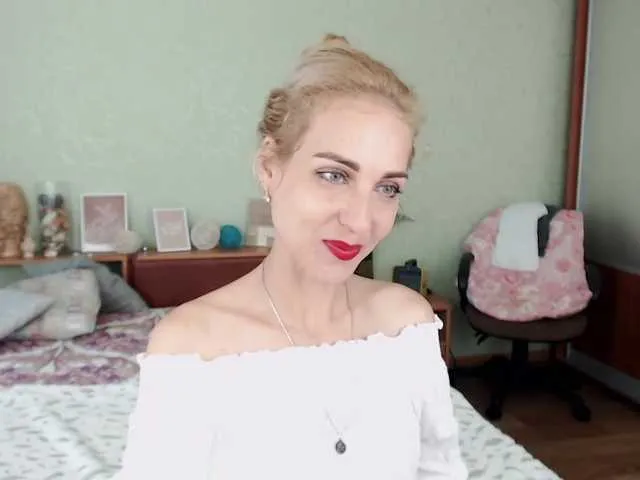 Live sex webcam photo for AdelinJensen #247167361