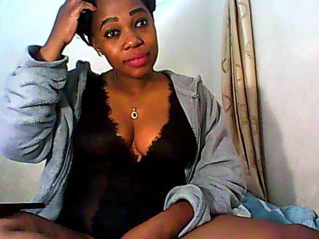 Live sex webcam photo for AfriPrincess #254443398