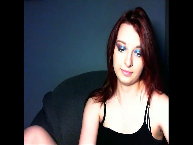 Live sex webcam photo for VirginLuna18 #254175453