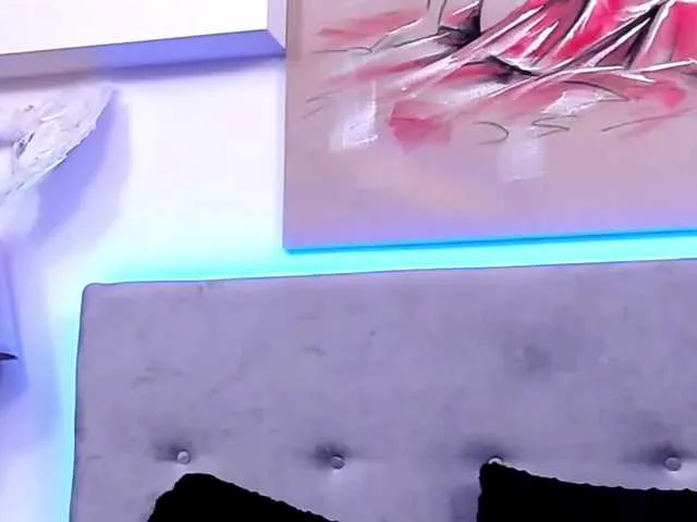 Live sex webcam photo for AngelaMyst #287940125