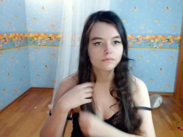 Live sex webcam photo for maxxy18 #246007629