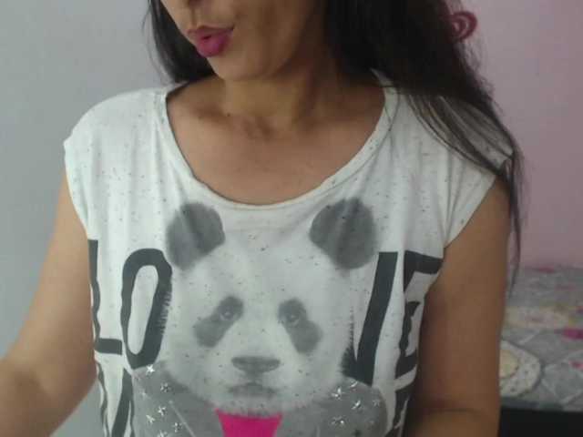 Live sex webcam photo for Bombon31 #241244478