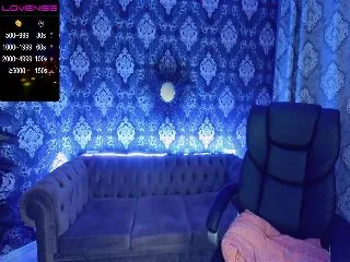 Live sex webcam photo for MileyDreams #251652257