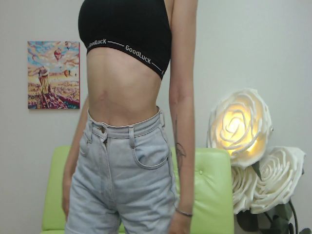 Live sex webcam photo for MollyTravis #261427149