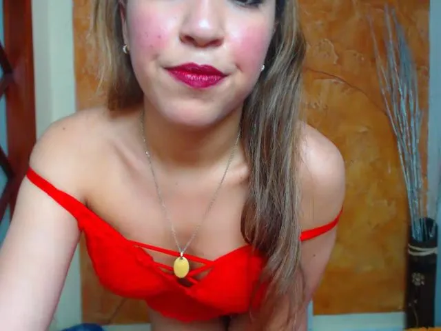 Live sex webcam photo for KellyJhons #257508081