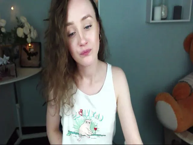 Live sex webcam photo for KateGreen #262575350