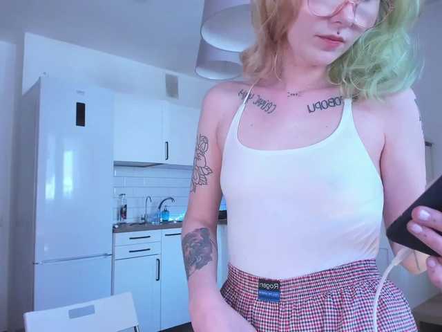 Live sex webcam photo for 69evablet #241274676