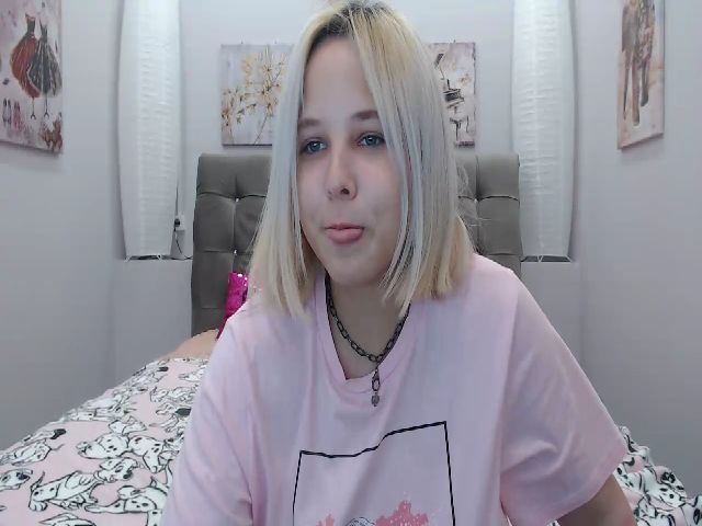 Live sex webcam photo for Helokit #254070548