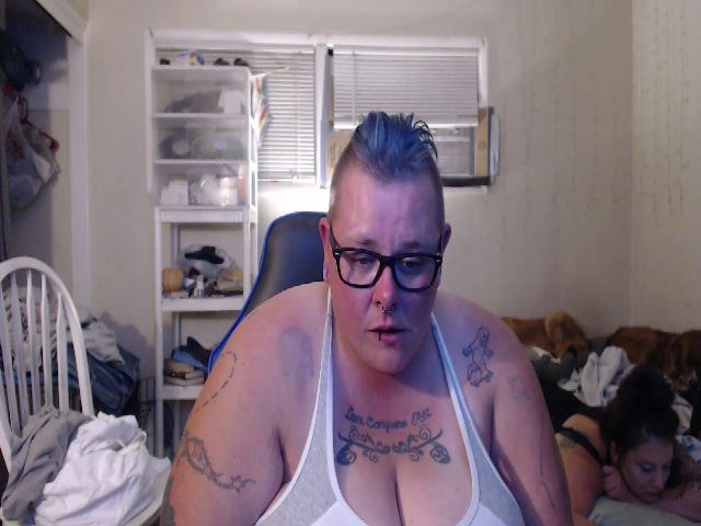 Live sex webcam photo for PunkChick420 #255555053