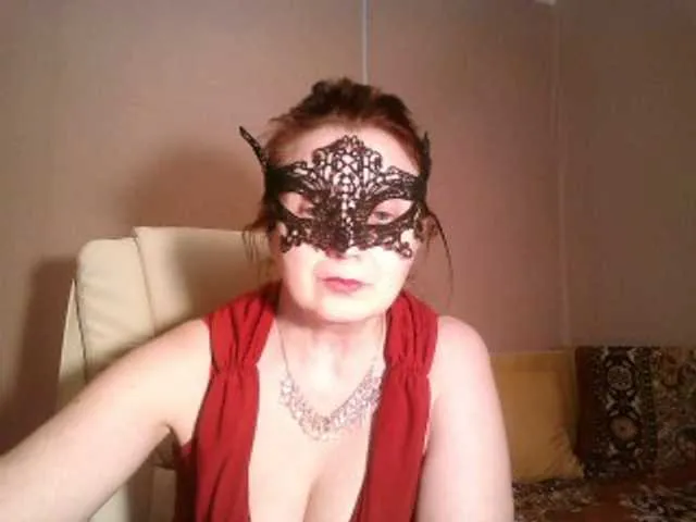 Live sex webcam photo for leeloofire #241105506
