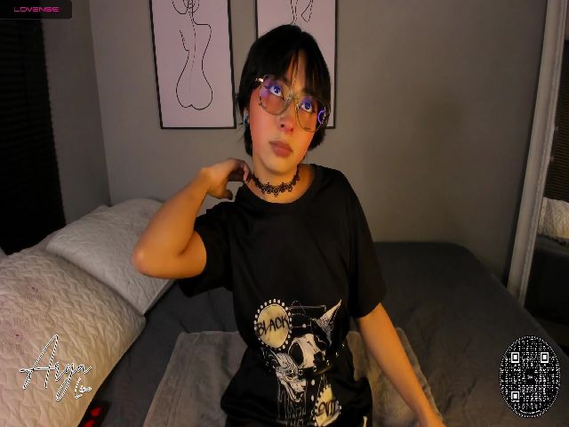 Live sex webcam photo for Arya_Line #252384822