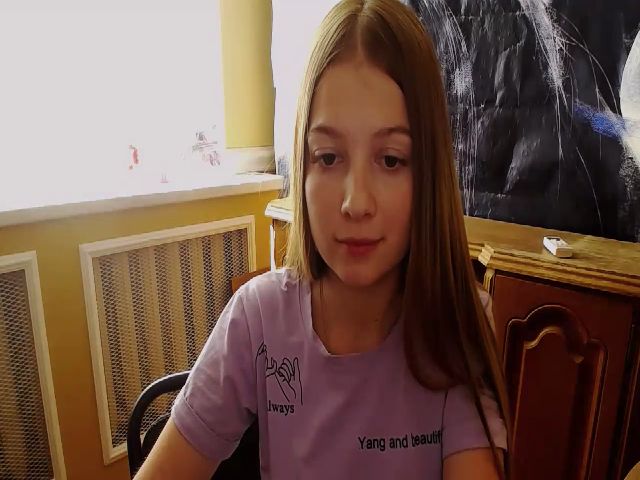 Live sex webcam photo for EmiStern #265493508