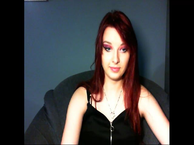 Live sex webcam photo for VirginLuna18 #257111448