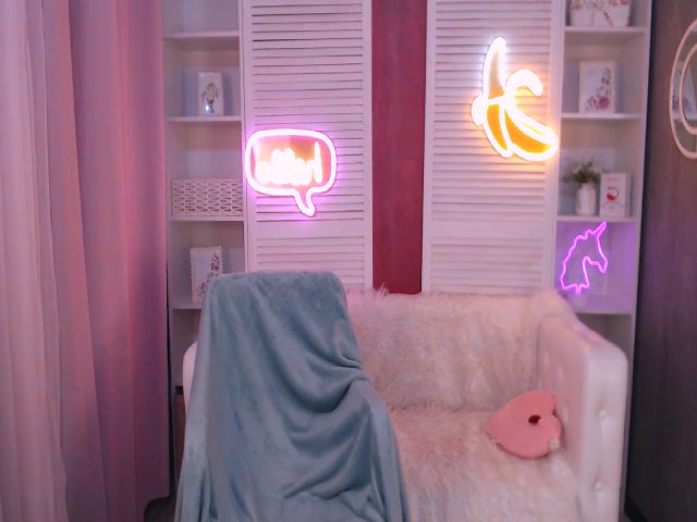 Live sex webcam photo for LynneDawson #262796499