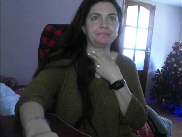 Live sex webcam photo for YourDesire36 #241350404