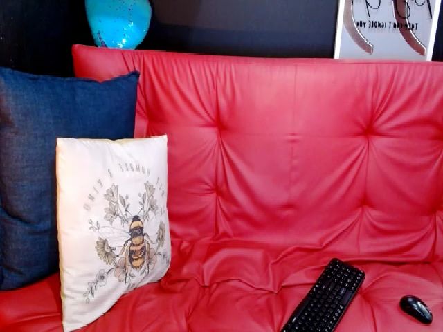 Live sex webcam photo for Ebonyindian69 #258786533