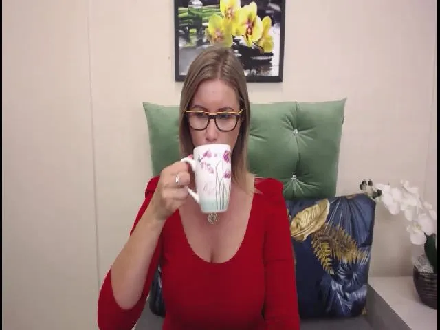 Live sex webcam photo for CindyFantasy #263623958