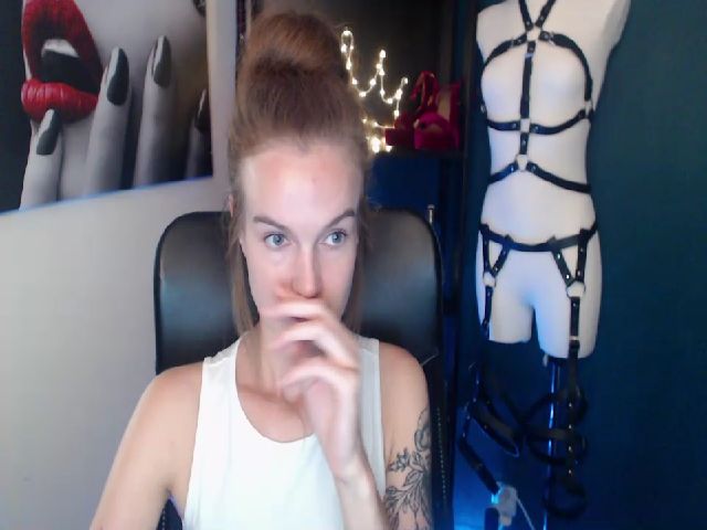 Live sex webcam photo for Chloex_Xx #254556476