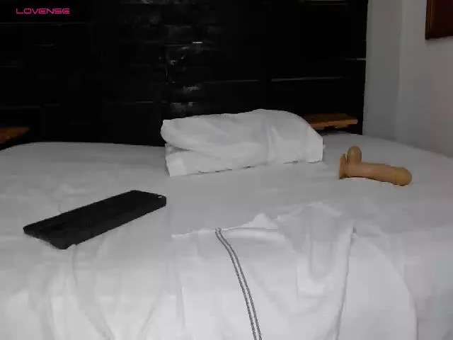 Live sex webcam photo for vick_harris #259375258
