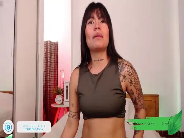 Live sex webcam photo for MadelinLove #265022569