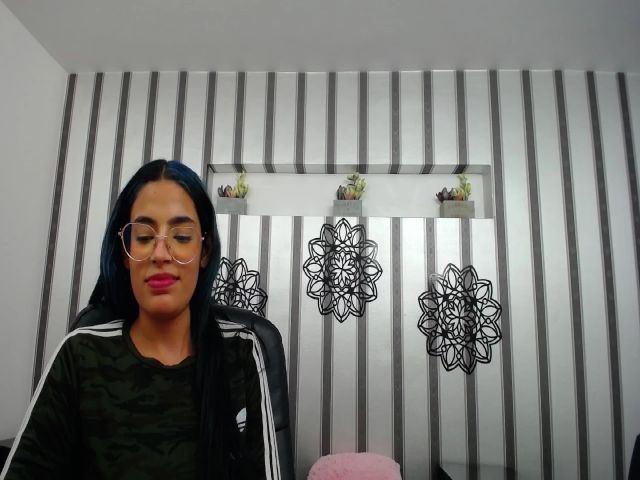 Live sex webcam photo for Charlotte_LW #260288406