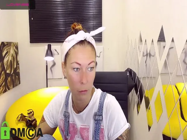 Live sex webcam photo for MarvelousLilu #258141291